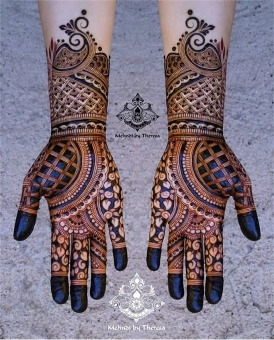 Tulip And Knot Trendy Simple Full Hand Mehndi Design Concept Tulip And Knot Trendy Simple Full Hand Mehndi Design Concept